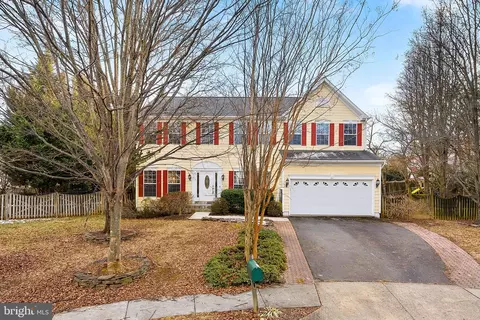 312 Riding Trail Ct NW, Leesburg, VA 20176