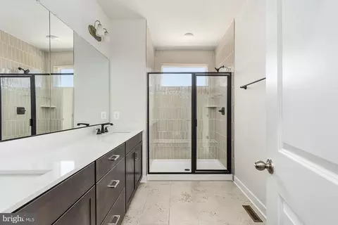 44591 Strabane Ter, Ashburn, VA 20147 photo 25