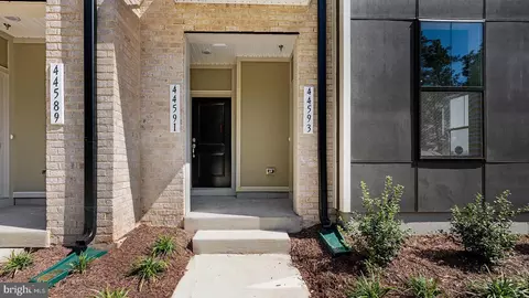 44591 Strabane Ter, Ashburn, VA 20147 photo 2