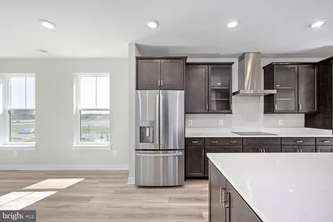 44591 Strabane Ter, Ashburn, VA 20147 photo 8