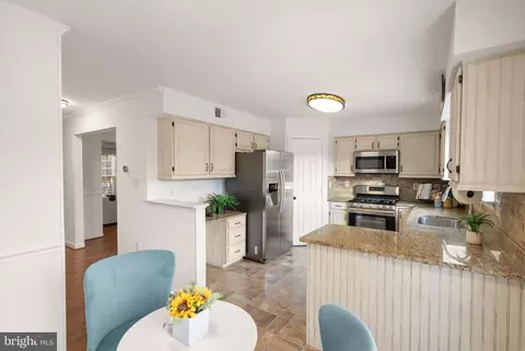 Kitchen - 43273 Clearnight Ter, Ashburn, VA 20147 photo 5 of 5