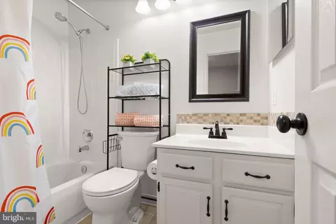 Bath - 43273 Clearnight Ter, Ashburn, VA 20147 photo 5 of 7