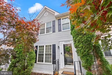 Exterior - 43273 Clearnight Ter, Ashburn, VA 20147 photo 2 of 10