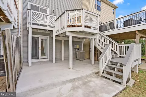 Exterior - 43273 Clearnight Ter, Ashburn, VA 20147 photo 8 of 10
