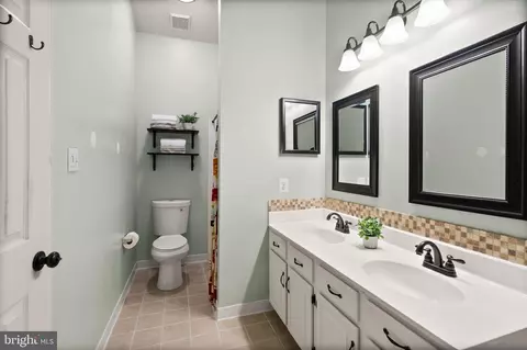 Bath - 43273 Clearnight Ter, Ashburn, VA 20147 photo 3 of 7