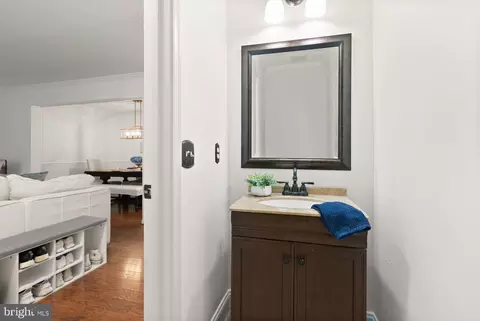 Entry Way - 43273 Clearnight Ter, Ashburn, VA 20147 photo 5 of 11