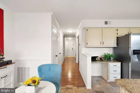 Entry Way - 43273 Clearnight Ter, Ashburn, VA 20147 photo 3 of 11