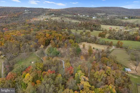 16559 Woodchase Ln, Round Hill, VA 20141