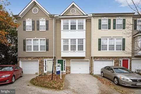 22976 Fontwell Sq, Sterling, VA 20166