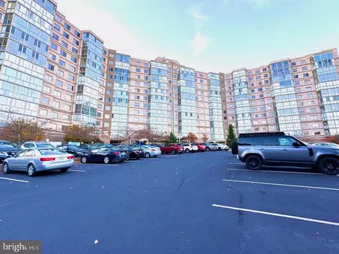 19365 Cypress Ridge Ter #1022, Leesburg, VA 20176