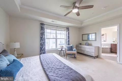 43376 Town Gate Sq, Chantilly, VA 20152 photo 17