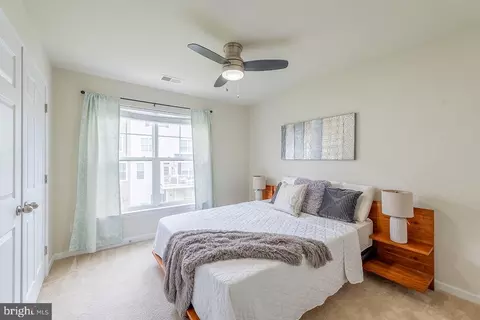 43376 Town Gate Sq, Chantilly, VA 20152 photo 18