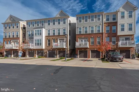 43376 Town Gate Sq, Chantilly, VA 20152 photo 2