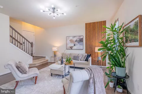 43376 Town Gate Sq, Chantilly, VA 20152 photo 4