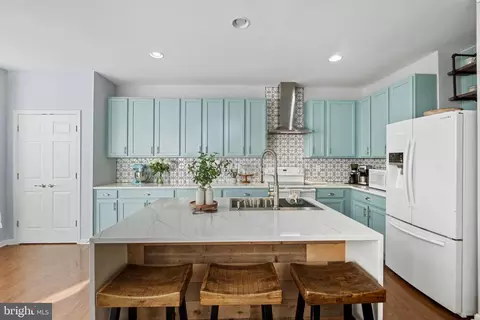 21360 Shady Wood Ter, Broadlands, VA 20148