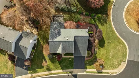 View/Area - 43879 Glenhazel Dr, Ashburn, VA 20147 photo 1 of 9