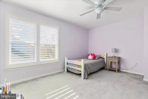 Bedroom - 43879 Glenhazel Dr, Ashburn, VA 20147 photo 3 of 4