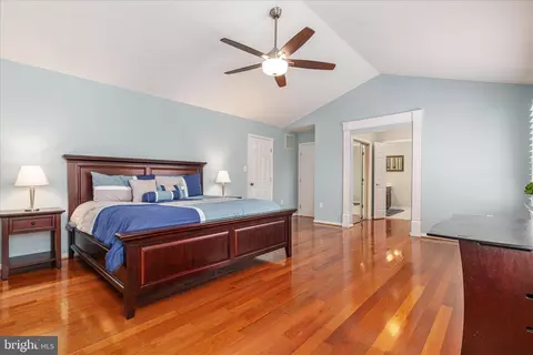 Bedroom - 43879 Glenhazel Dr, Ashburn, VA 20147 photo 1 of 4