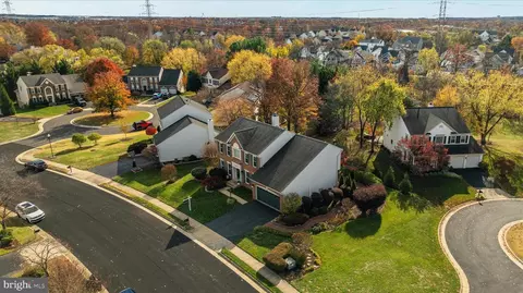 View/Area - 43879 Glenhazel Dr, Ashburn, VA 20147 photo 4 of 9