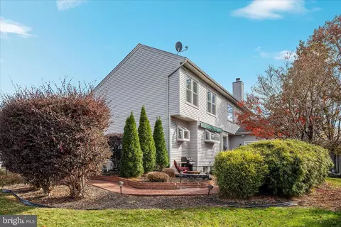 Exterior - 43879 Glenhazel Dr, Ashburn, VA 20147 photo 6 of 7