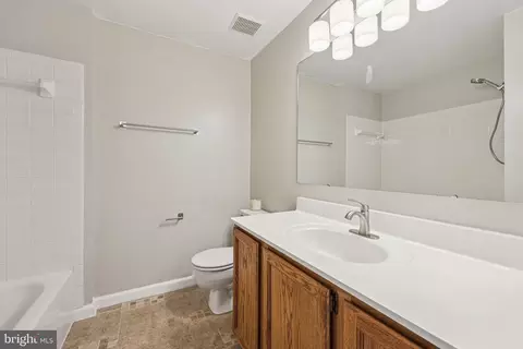 Bath - 43494 Postrail Sq, Ashburn, VA 20147 photo 3 of 6