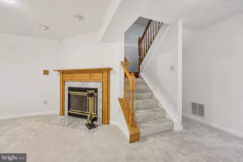Living - 43494 Postrail Sq, Ashburn, VA 20147 photo 5 of 7