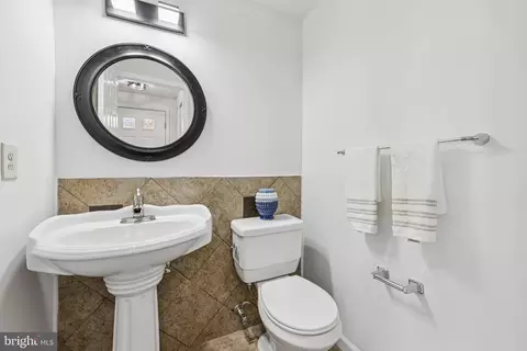 Bath - 43494 Postrail Sq, Ashburn, VA 20147 photo 1 of 6