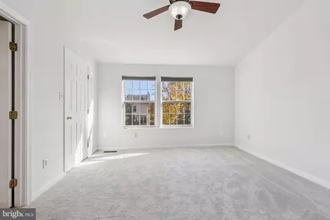 Bedroom - 43494 Postrail Sq, Ashburn, VA 20147 photo 4 of 5