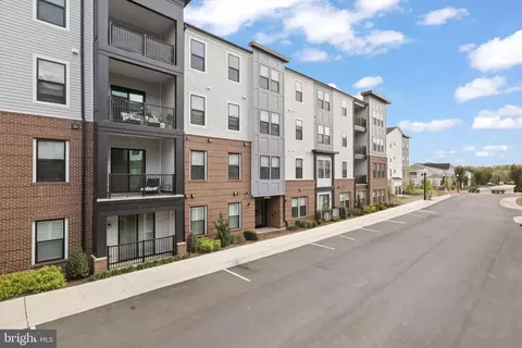 23688 Bolton Crescent Ter #204, Ashburn, VA 20148