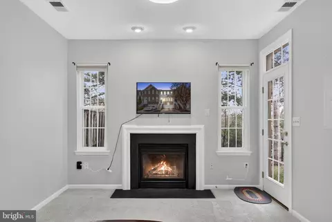 44112 Saxony Ter, Ashburn, VA 20147 photo 34