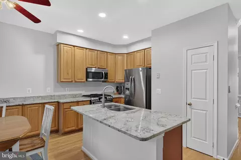 44112 Saxony Ter, Ashburn, VA 20147 photo 14
