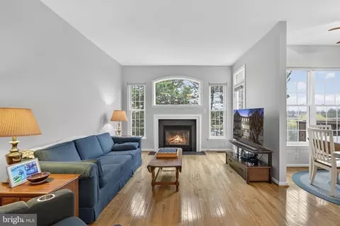 44112 Saxony Ter, Ashburn, VA 20147 photo 11