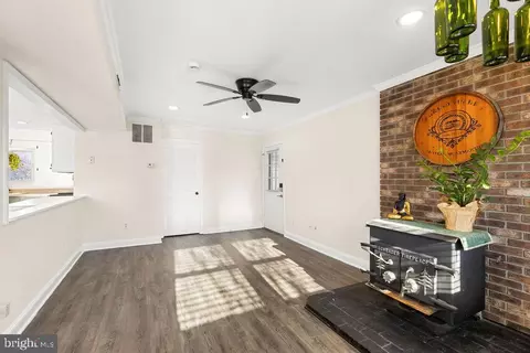 503 S Maple Ct, Sterling, VA 20164 photo 13