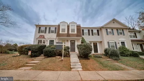3 Palmer Ct, Sterling, VA 20165