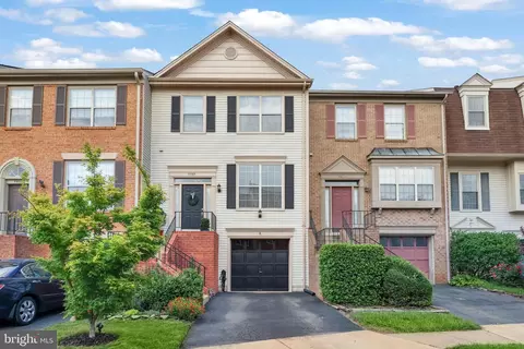 Exterior - 44004 Florence Ter, Ashburn, VA 20147 photo 6 of 9