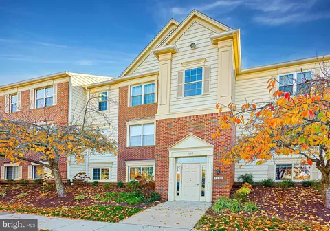 1130 Huntmaster Ter NE #102, Leesburg, VA 20176