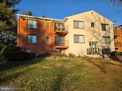 125 H Clubhouse Dr SW #4, Leesburg, VA 20175