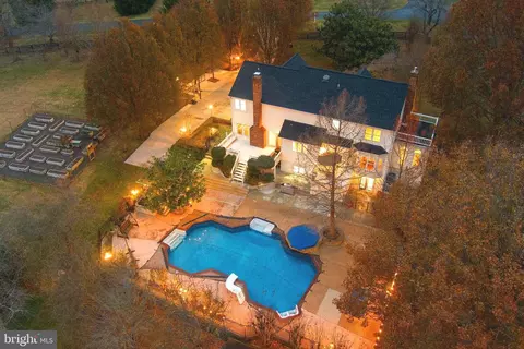 15700 Trapshire Ct, Waterford, VA 20197