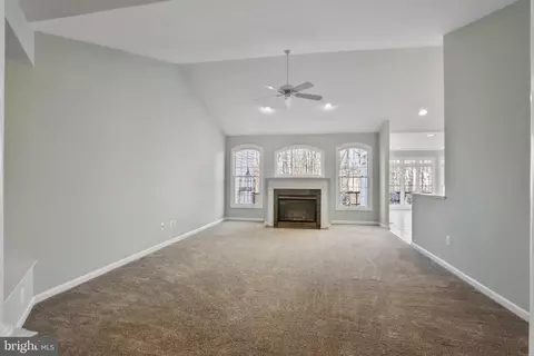 Living - 42831 Falling Leaf Ct, Ashburn, VA 20148 photo 1 of 2