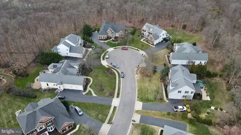 View/Area - 42831 Falling Leaf Ct, Ashburn, VA 20148 photo 1 of 2