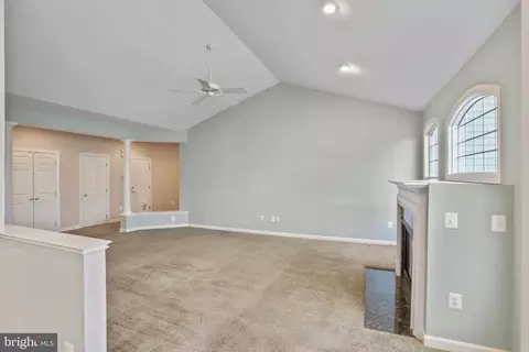 Living - 42831 Falling Leaf Ct, Ashburn, VA 20148 photo 2 of 2