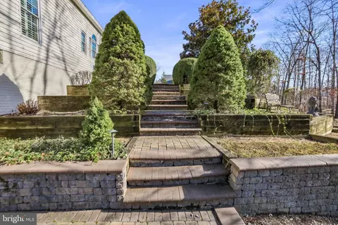 Exterior - 42831 Falling Leaf Ct, Ashburn, VA 20148 photo 12 of 13
