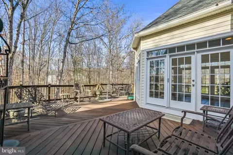Exterior - 42831 Falling Leaf Ct, Ashburn, VA 20148 photo 6 of 13