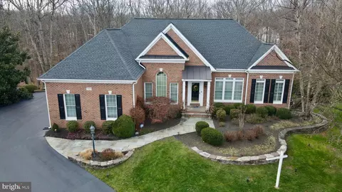 Exterior - 42831 Falling Leaf Ct, Ashburn, VA 20148 photo 2 of 13