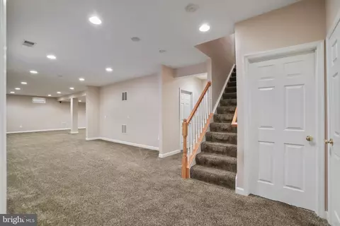 Entry Way - 42831 Falling Leaf Ct, Ashburn, VA 20148 photo 9 of 9