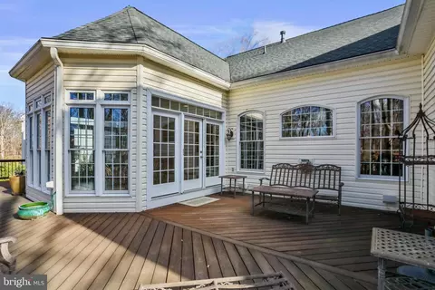 Exterior - 42831 Falling Leaf Ct, Ashburn, VA 20148 photo 5 of 13