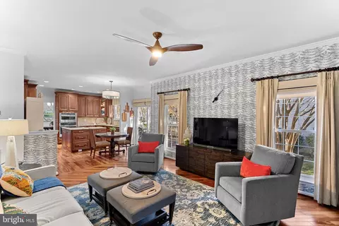 Living - 20340 Advantage Ct, Ashburn, VA 20147 photo 1 of 3