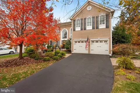 Exterior - 20340 Advantage Ct, Ashburn, VA 20147 photo 12 of 17