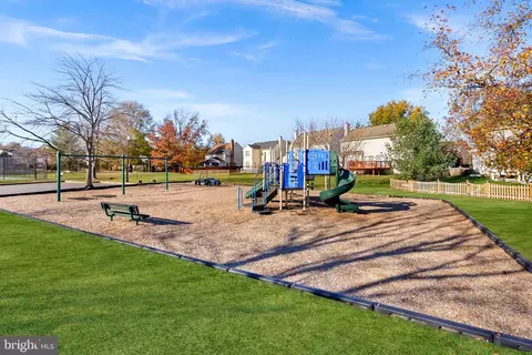 View/Area - 20340 Advantage Ct, Ashburn, VA 20147 photo 3 of 3