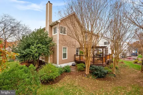 Exterior - 20340 Advantage Ct, Ashburn, VA 20147 photo 3 of 17